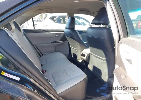 2015 Toyota Camry Se z USA, uszkodzony, nr VIN 4T1BF1FK2FU075401